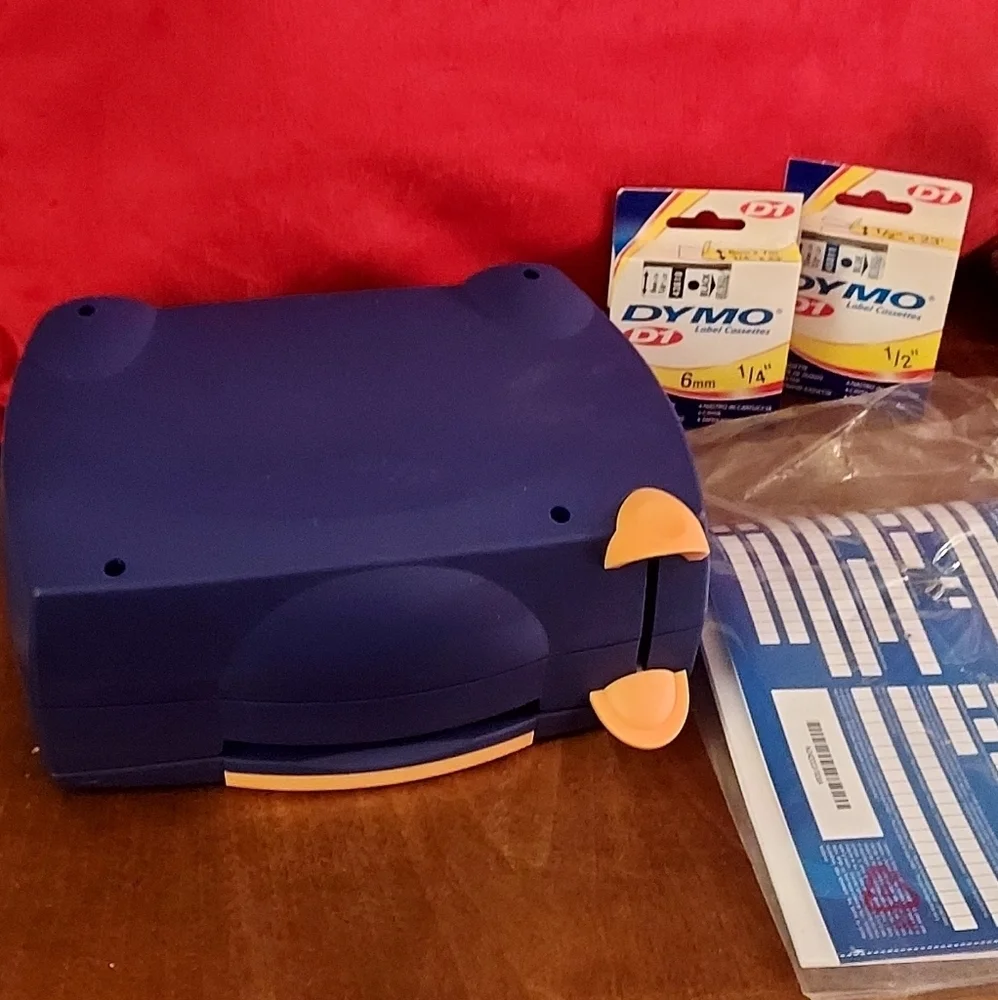 NEW Vintage DYMO LabelManager 200 Electronic Labelmaker  open box